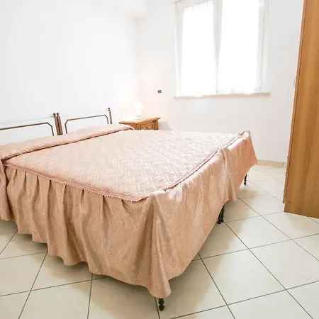 Leopardi - Apartamento Pineto